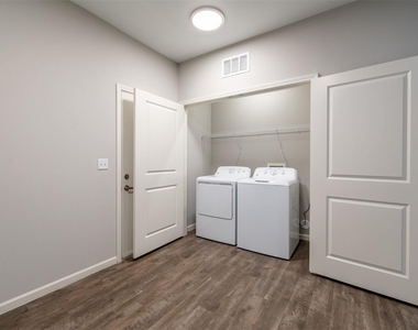 823 N Ardenwood Drive - Photo Thumbnail 8