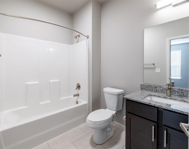 823 N Ardenwood Drive - Photo Thumbnail 4