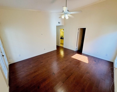 2001 Bering Drive - Photo Thumbnail 8