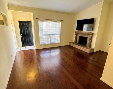 2001 Bering Drive - Photo Thumbnail 4