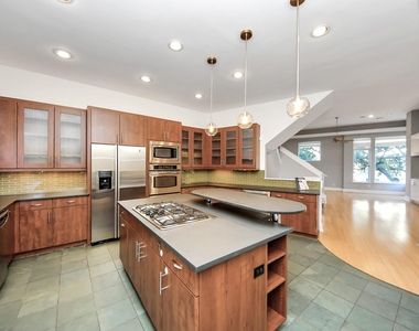 1610 Calumet Street - Photo Thumbnail 7