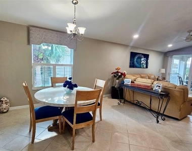 10112 Colonial Country Club Boulevard - Photo Thumbnail 3