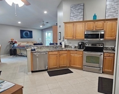 10112 Colonial Country Club Boulevard - Photo Thumbnail 5