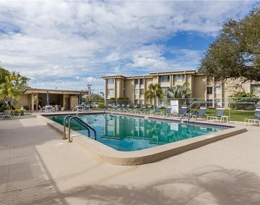 2244 Winkler Avenue - Photo Thumbnail 27