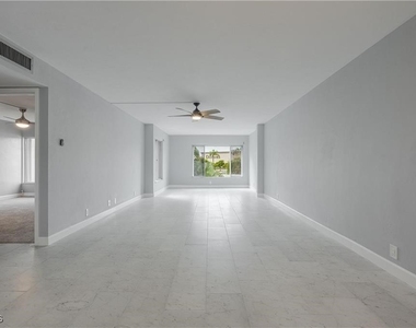 2244 Winkler Avenue - Photo Thumbnail 9