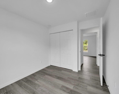 382 Mcarthur Boulevard - Photo Thumbnail 15