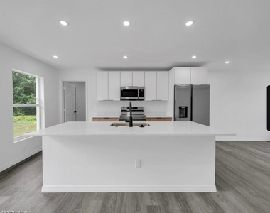 382 Mcarthur Boulevard - Photo Thumbnail 5