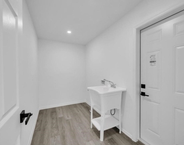 382 Mcarthur Boulevard - Photo Thumbnail 18
