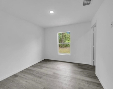 382 Mcarthur Boulevard - Photo Thumbnail 8
