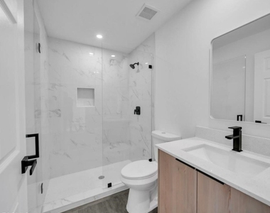 382 Mcarthur Boulevard - Photo Thumbnail 7