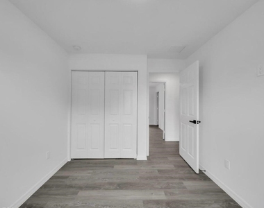 382 Mcarthur Boulevard - Photo Thumbnail 11