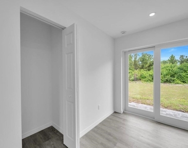 382 Mcarthur Boulevard - Photo Thumbnail 6