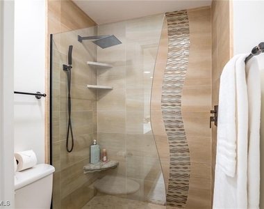 815 Gulf Pavilion Drive - Photo Thumbnail 13