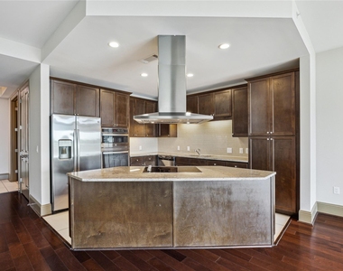 9870 Gaylord Drive - Photo Thumbnail 2