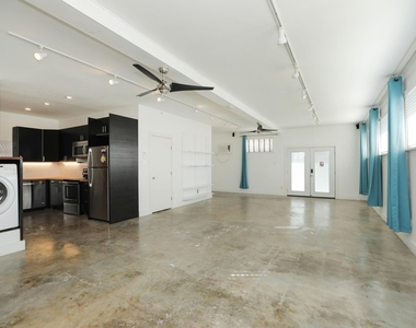 2215 Cleburne Street - Photo Thumbnail 12