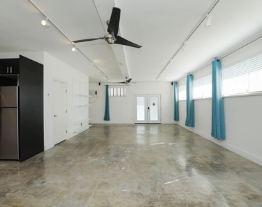 2215 Cleburne Street - Photo Thumbnail 11