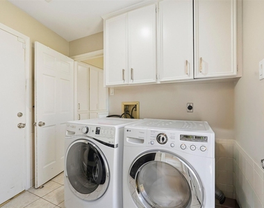 7927 Wolfield Lane - Photo Thumbnail 21