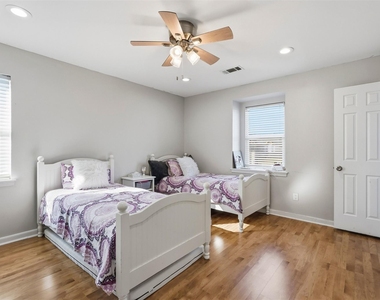 7927 Wolfield Lane - Photo Thumbnail 17
