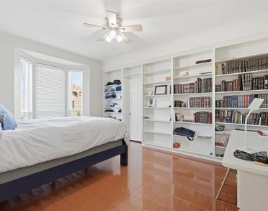 7927 Wolfield Lane - Photo Thumbnail 10