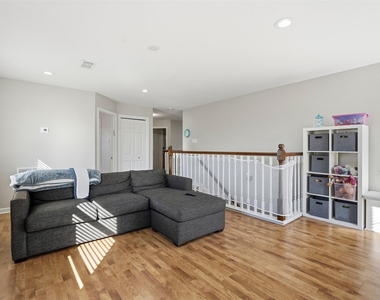7927 Wolfield Lane - Photo Thumbnail 15