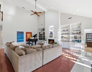 7927 Wolfield Lane - Photo Thumbnail 4