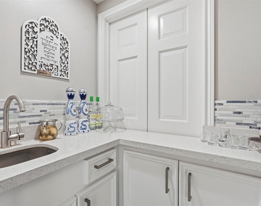 7927 Wolfield Lane - Photo Thumbnail 9
