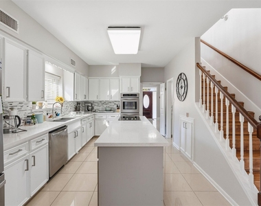 7927 Wolfield Lane - Photo Thumbnail 8