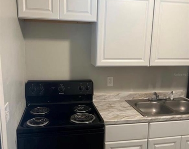 1601 E Marks Drive - Photo Thumbnail 3