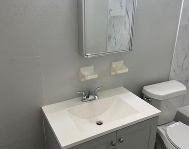 1601 E Marks Drive - Photo Thumbnail 12