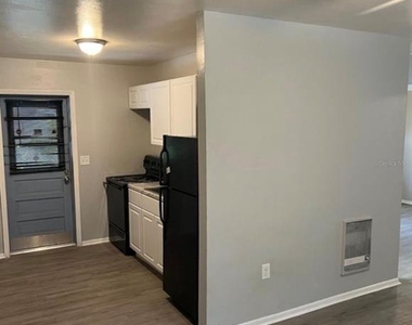 1601 E Marks Drive - Photo Thumbnail 7