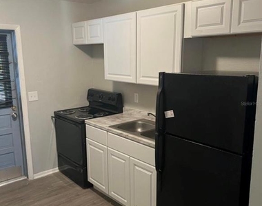 1601 E Marks Drive - Photo Thumbnail 1