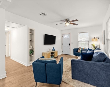 3906 N Ola Avenue - Photo Thumbnail 2