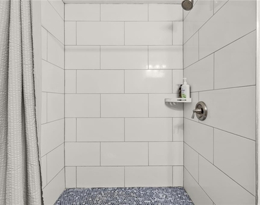 3906 N Ola Avenue - Photo Thumbnail 7