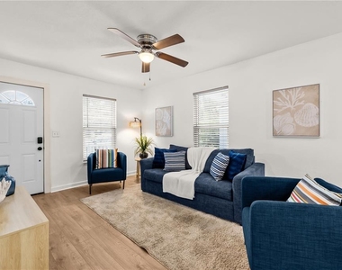 3906 N Ola Avenue - Photo Thumbnail 1