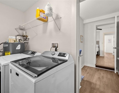 3906 N Ola Avenue - Photo Thumbnail 17