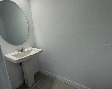 5040 Spangle Drive - Photo Thumbnail 9