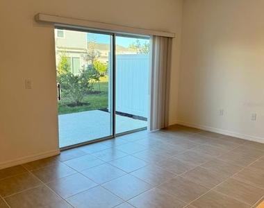 5040 Spangle Drive - Photo Thumbnail 15