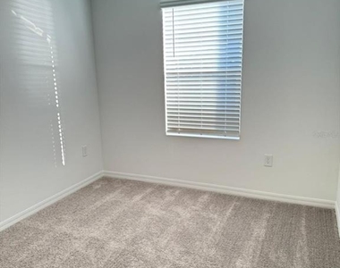 5040 Spangle Drive - Photo Thumbnail 10