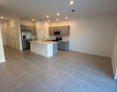5040 Spangle Drive - Photo Thumbnail 3