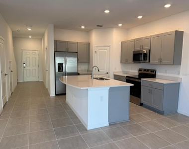 5040 Spangle Drive - Photo Thumbnail 4