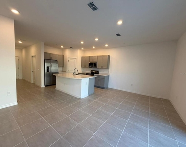 5040 Spangle Drive - Photo Thumbnail 2