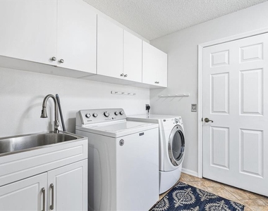 1505 Doria Lane - Photo Thumbnail 24