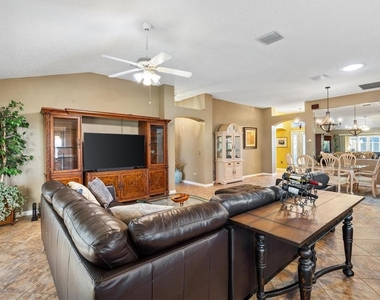 1505 Doria Lane - Photo Thumbnail 4