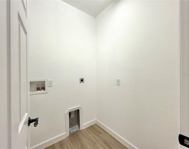 4721 1st Avenue E - Photo Thumbnail 22