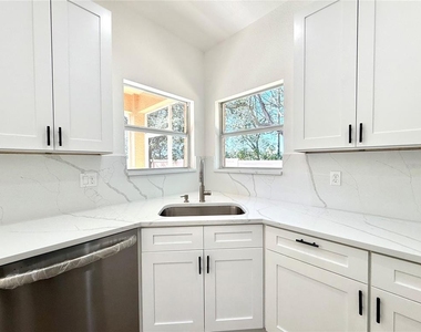 4721 1st Avenue E - Photo Thumbnail 12