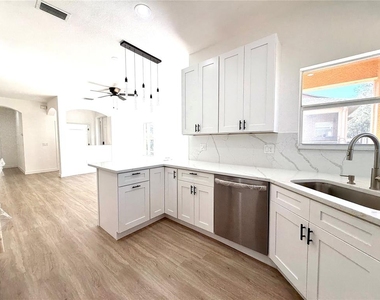 4721 1st Avenue E - Photo Thumbnail 9