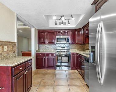 150 Silver Shadow Drive - Photo Thumbnail 10