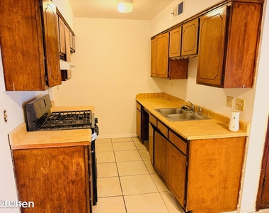 10555 Kinross Avenue - Photo Thumbnail 1