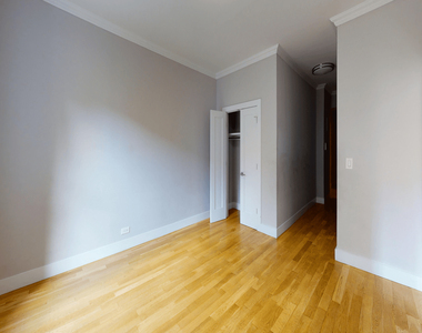 West 81st Street - Photo Thumbnail 4