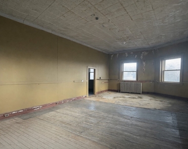 128 Nanticoke Avenue - Photo Thumbnail 8